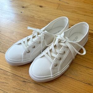 Aerie Lace Up Sneakers
